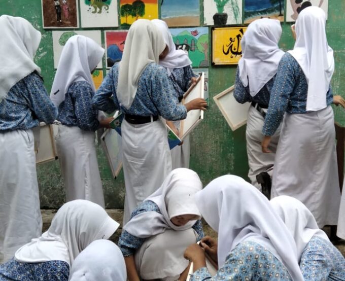 Mengasah Bakat Seni: Workshop Lukisan dan Seni Kerajinan untuk Siswa Sekolah