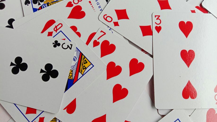 Dendera Casino Blackjack: Guía Completa de Estrategias, Variantes y Bonos